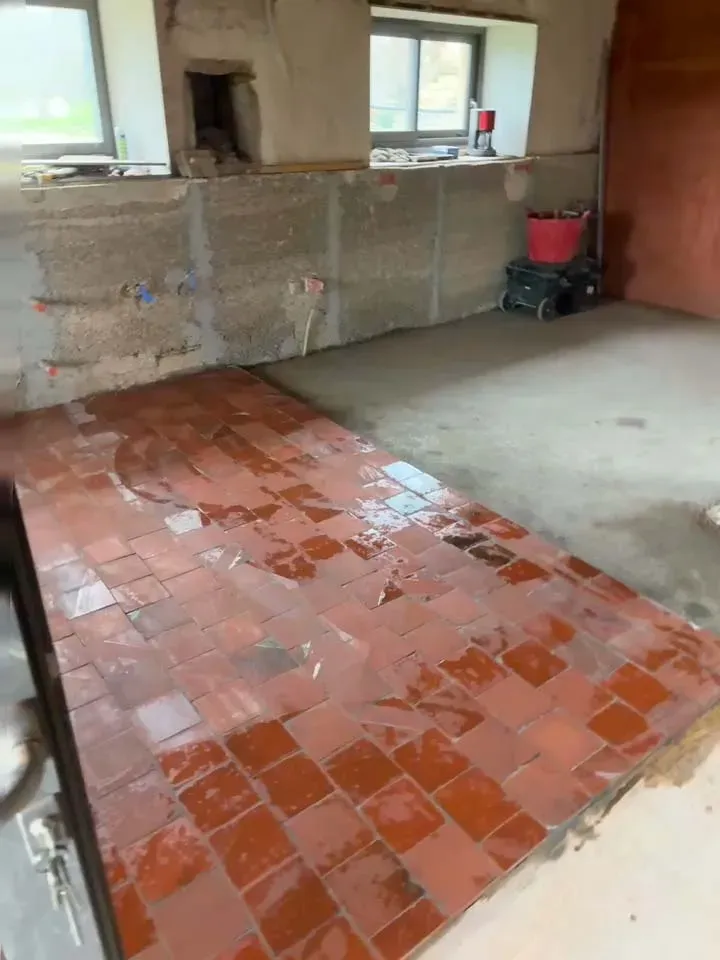 Carrelage rouge